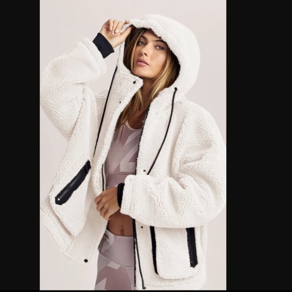 Montalvo Coat - Picture 2 of 14